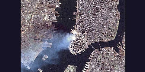 நாசா வெளியிட்ட இரட்டை கோபுர தாக்குதல் புகைப்படம்