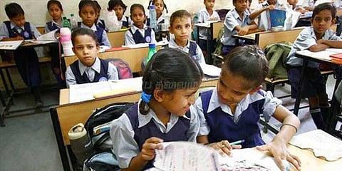 "உள்ளேன் ஐயாவுக்கு" பதிலாக இனி ’ஜெய்ஹிந்த்’