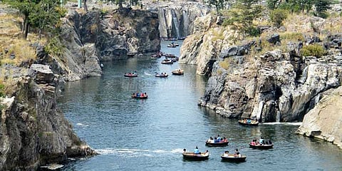 ஒகேனக்கலில் பரிசல் இயக்க 13-வது நாளாக தடை