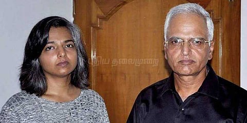 மகளுக்கு தொல்லை கொடுத்த பா.ஜ.க. தலைவர் மகன்: எதிர்ப்பு தெரிவித்த ஐ.ஏ.எஸ். அதிகாரி டிரான்ஸ்பர்