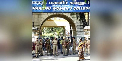 நீட் தேர்வுக்கு எதிராக போராடத் தூண்டியதாக கல்லூரி மாணவி மீது வழக்கு