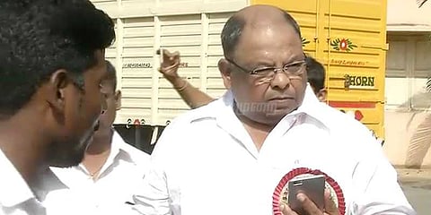 சபாநாயகருடன் எம்எல்ஏ வெற்றிவேல் திடீர் சந்திப்பு