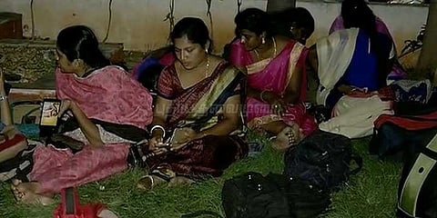 ஆடல், பாடலுடன் ஜக்டோ-ஜியோ அமைப்பினர் விடிய விடிய போராட்டம்