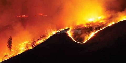 34 ஆண்டுகளாக வெடிக்கும் உலகிலேயே சூடான எரிமலை!