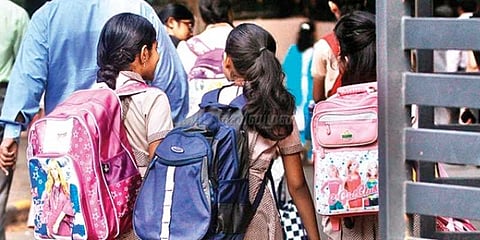 மாணவ, மாணவிகளின் பாதுகாப்புக்கு பள்ளி நிர்வாகமே பொறுப்பு - சி.பி.எஸ்.இ