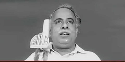மாநில உரிமைகளுக்கான முழக்கமாகத் திகழ்ந்தவர் அண்ணா