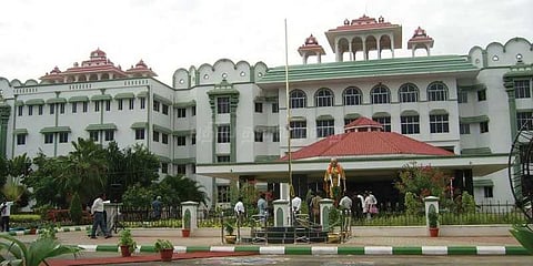 டிடிவி தினகரன் பொதுக்கூட்டத்திற்கு நீதிமன்றம் அனுமதி