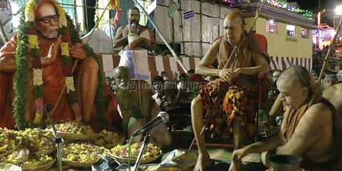 காவிரி மகா புஷ்கர விழா: ஏராளமான பக்தர்கள் புனித நீராடல்