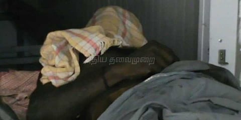 மதுபோதையில் அத்துமீறிய மகனை வெட்டிக் கொன்ற தாய் கைது