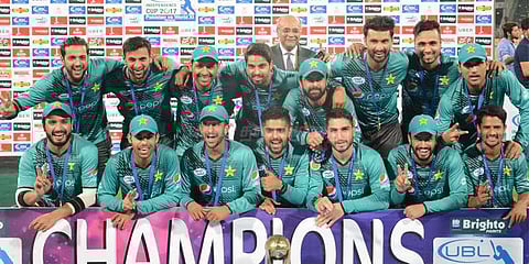 எங்கள் வீரர்களை எப்படி பாராட்டுவது? பாக்.கேப்டன் பெருமிதம்