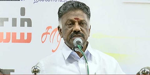 அதிமுக ஒரு குடும்பத்தின் பிடியில் சிக்கக் கூடாது: ஓபிஎஸ்