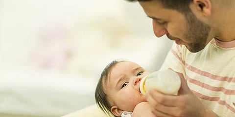 ஆண்களுக்கும் பேறுகால விடுமுறை - தனிநபர் மசோதா மீது விரைவில் விவாதம்