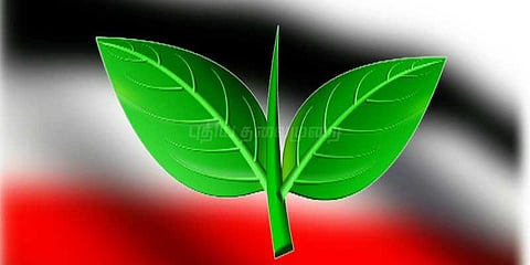 இரட்டை இலை விவகாரம் - ஓ.பி.எஸ்., இ.பி.எஸ் அணியினர் டெல்லி பயணம்