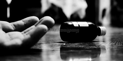 மகனுடன் பிரச்சனை - வயதான தம்பதியர் தற்கொலை