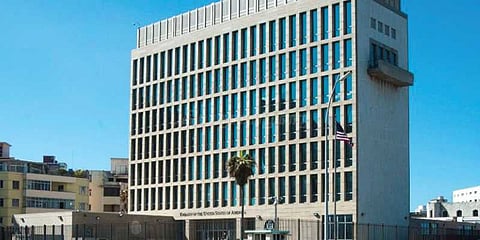 அதிகாரிகளுக்கு மூளை பாதிப்பு: கியூபாவில் அமெரிக்க தூதரகத்தை மூட பரிசீலனை