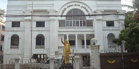 அதிமுகவில் அடுத்தடுத்து: நீதி விசாரணை முதல் நீக்கம் வரை!