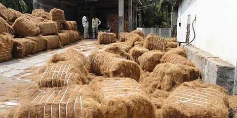 நிலத்தடி நீர் பாதிப்பு: தேங்காய் நார் தொழிற்சாலைக்கு எதிர்ப்பு