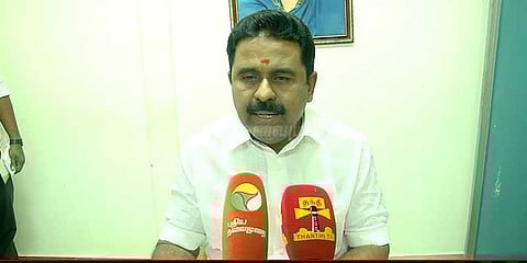 மொபைல் ஆப் மூலம் பதிவேற்றப்பட்டதால் தான் ஸ்மார்ட் கார்டுகளில் குளறுபடி: அமைச்சர் காமராஜ்