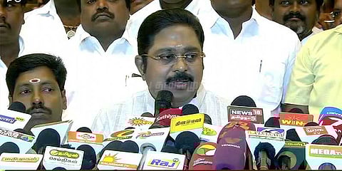 12 எம்.எல்.ஏக்கள் ஸ்லீப்பர் செல்களாக உள்ளனர் - தினகரன் தகவல்