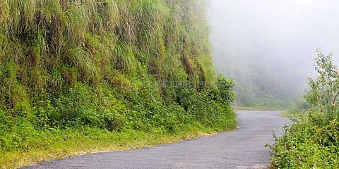 2 நாட்களுக்கு பின் குமுளி- வண்டிப்பெரியார் போக்குவரத்து துவக்கம்