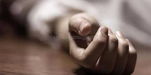 காதல் திருமணம் செய்த தம்பதிகள் ஒரே நாளில் தற்கொலை