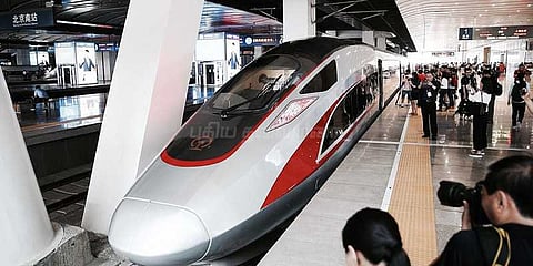 உலகின் அதிவேக புல்லட் ரயில்: மணிக்கு 350 கி.மீ. வேகம்!