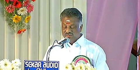 எங்களை போன்ற நல்ல அரசியல்வாதிகளை ஆசிரியர்கள் உருவாக்க வேண்டும்: ஓபிஎஸ் பேச்சு!