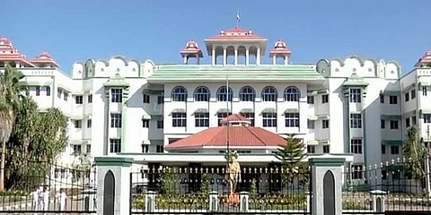 எம்எல்ஏக்கள் தகுதி நீக்கம்: ரத்து செய்யக்கோரிய மனு தள்ளுபடி