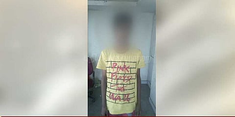 மனைவியை கேலி செய்த நண்பர் கொலை: உடலை சாலையில் வீசிய தம்பதி