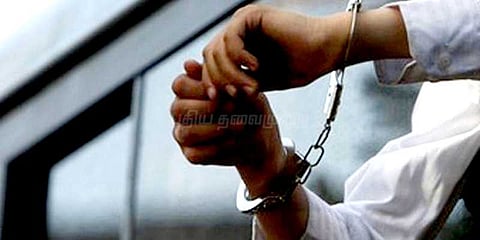 டீச்சரை பின் தொடர்ந்த 62 வயது முதியவருக்கு சிறை!