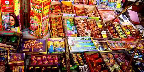 பட்டாசுகள் வாங்க ஆதார், பான் வேண்டும்