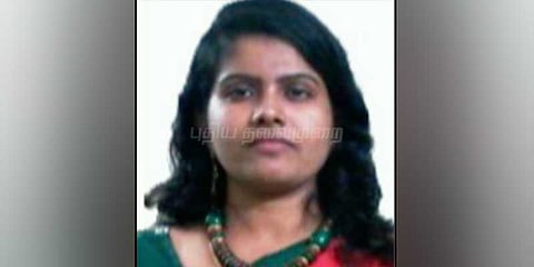 மதுரை காமராஜர் பல்கலைக்கழக பேராசிரியைக்கு கத்திக்குத்து