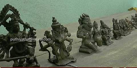 புதுக்கோட்டையில் கேட்பாரற்று கிடந்த 16 சிலைகள்: கடத்தல் முயற்சியா?