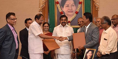 சூரிய மின்சக்தி கொள்முதலுக்கான ஒப்பந்தம்: முதலமைச்சர் முன்னிலையில் கையெழுத்து