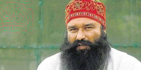 குர்மீத் சிங் வளர்ப்பு மகளை கைது செய்ய பிடியாணை