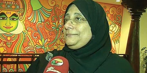 மருத்துவமனையில் ஜெயலலிதாவை பார்த்தேன்: அமைச்சர் நிலோபர் கபில்