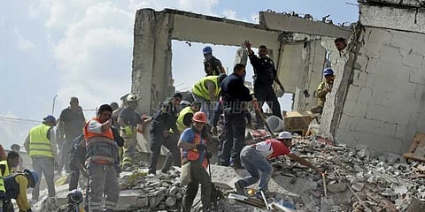 நிலநடுக்க மீட்பு மற்றும் நிவாரணப் பணிகளில் மெத்தனம்: மெக்சிகோ மக்கள் குற்றச்சாட்டு