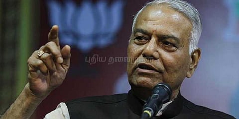 பொருளாதார மந்த நிலைக்கு காங்கிரஸ் ஆட்சி மட்டும்தான் பொறுப்பா?: யஷ்வந்த் சின்ஹா கேள்வி