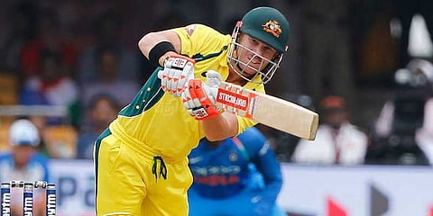 100-வது போட்டியில் வார்னர் சதம் விளாசல் - இந்தியாவுக்கு 335 ரன்கள் இலக்கு