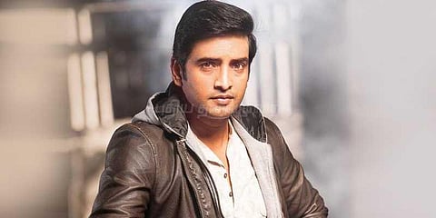 டைரக்டர் ஆகிறார் சந்தானம்