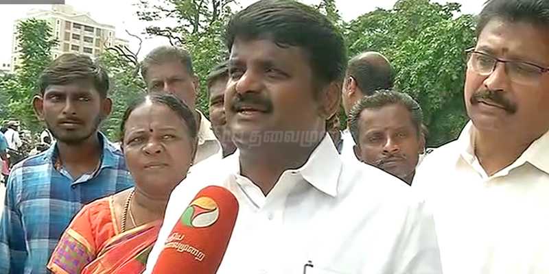 லீவு நாட்களிலும் டாக்டர்கள் பணிக்கு வரவேண்டும்: அமைச்சர்