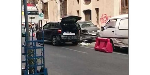 போதையில் கார் ஓட்டிய பெண்: மூன்று கார்கள் மீது மோதிய வைரல் வீடியோ