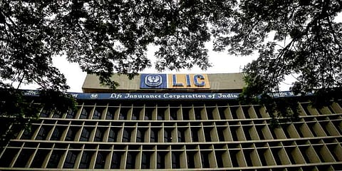 உபரி நிதி ரூ.2,206 கோடியை மத்திய அரசுக்கு வழங்கிய எல்ஐசி