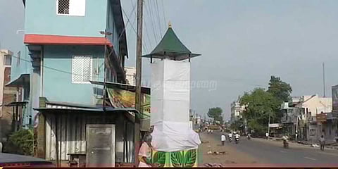 திடீரென மூடப்பட்ட எம்ஜிஆர் சிலை