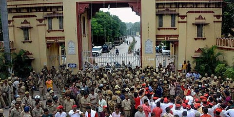 பனாரஸ் இந்து பல்கலைக் கழக வன்முறை: போலீஸ் விசாரணை தொடங்கியது