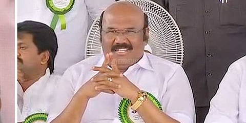 மேடையில் சிவாஜியின் வசனம் பேசி, பாடல் பாடிய அமைச்சர் ஜெயக்குமார்