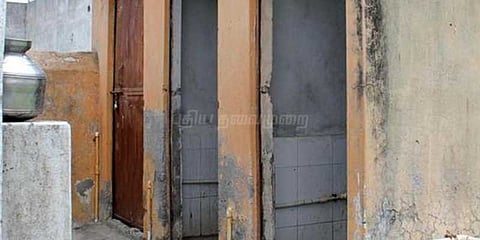 கழிவறை கட்டித் தராத மாமனார் மீது மருமகள் போலீசில் புகார்!