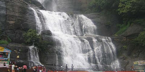 குற்றாலத்தில் குளிக்க நாளை முதல் அனுமதி