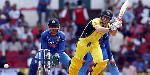 5வது ஒருநாள் போட்டி: இந்திய அணிக்கு 243 ரன்கள் இலக்கு