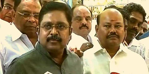 துண்டு பிரசுரம் விநியோகித்த தினகரன் ஆதரவாளர்கள் கைது